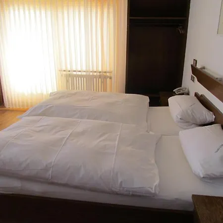 Hotell Gasthaus Zum Kreuz