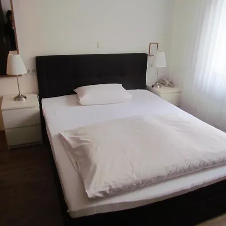 Gasthaus Zum Kreuz Hotel Friburgo em Brisgóvia