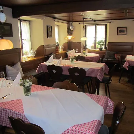 Gasthaus Zum Kreuz Hotel 3*