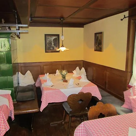 Gasthaus Zum Kreuz Hotel 3*